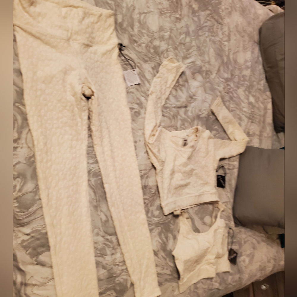 3 Piece Cream Work Out set